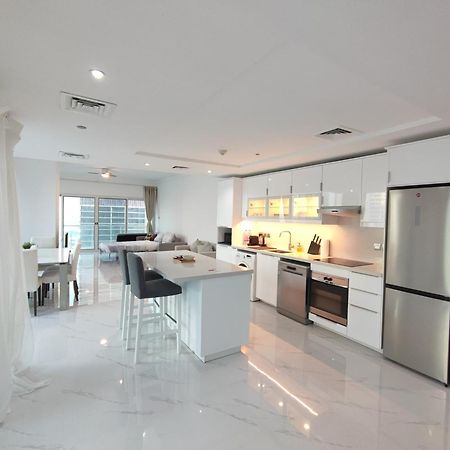 One Bedroom Apartment With Pool & Gym Near Marina Дубай Екстериор снимка