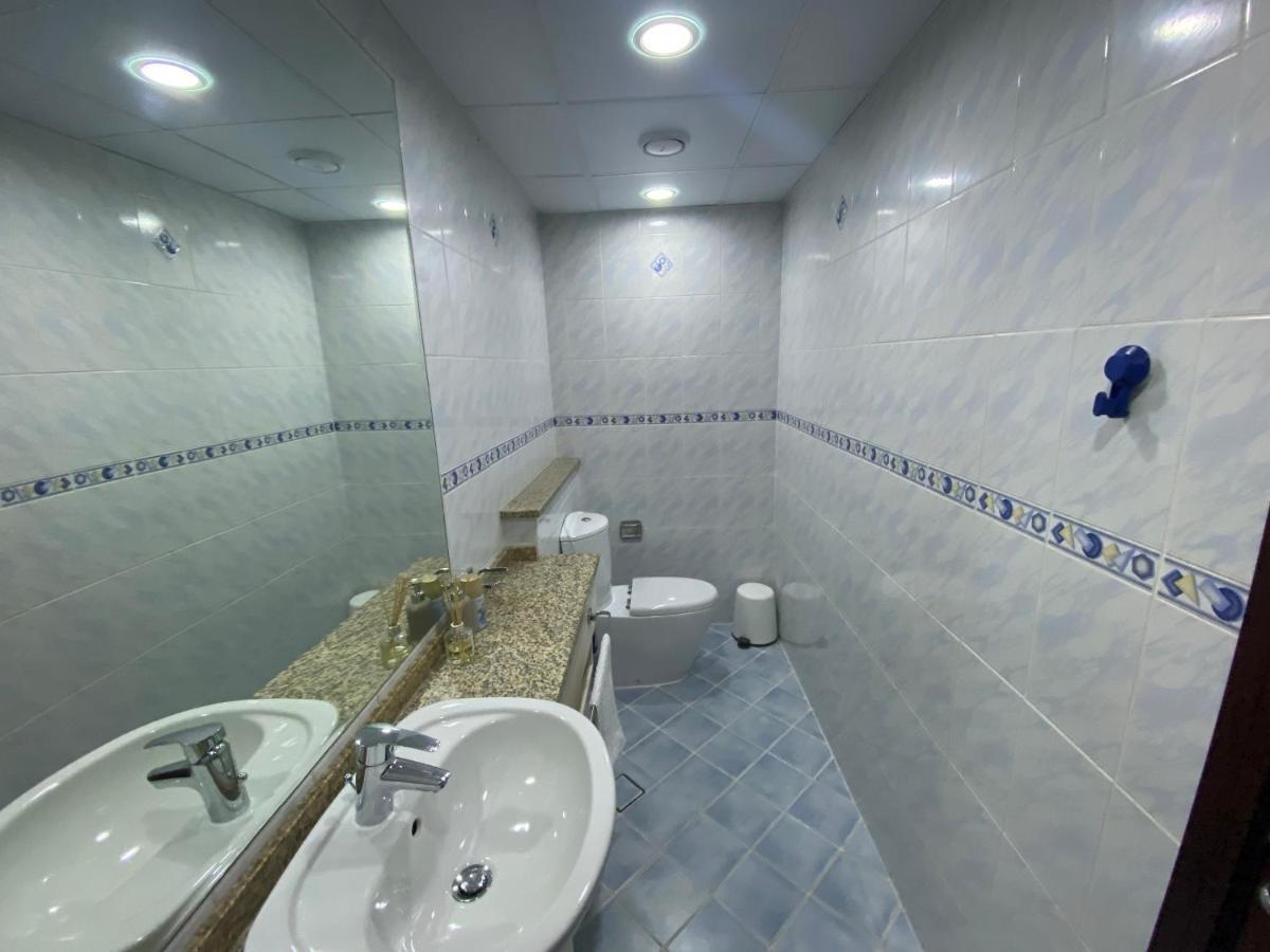 One Bedroom Apartment With Pool & Gym Near Marina Дубай Екстериор снимка