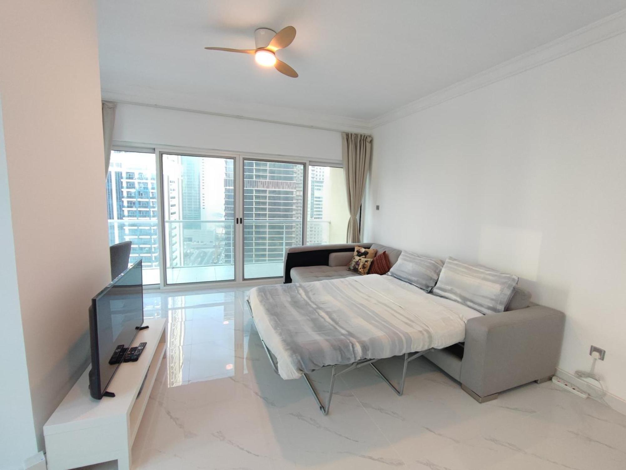 One Bedroom Apartment With Pool & Gym Near Marina Дубай Екстериор снимка