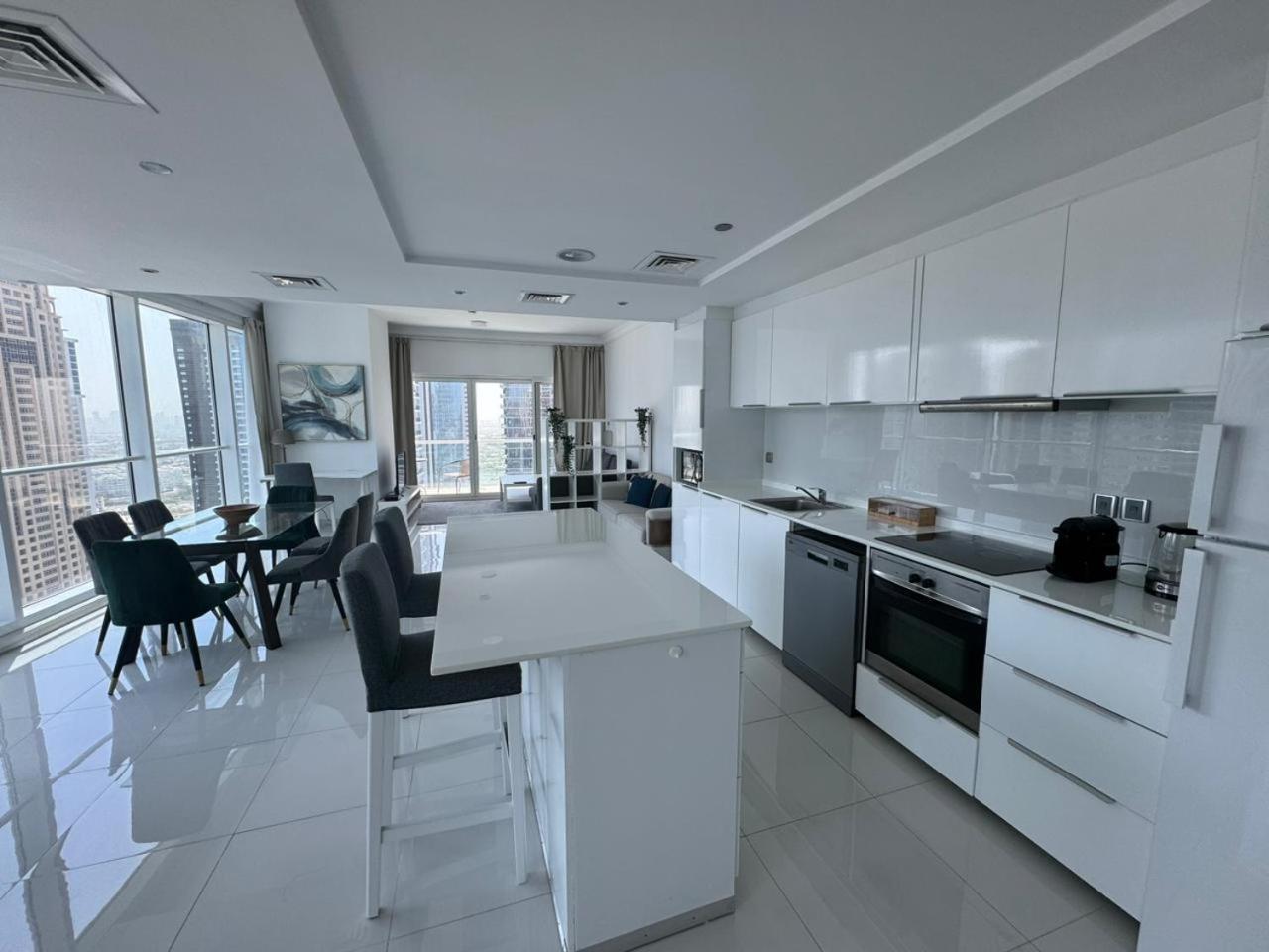 One Bedroom Apartment With Pool & Gym Near Marina Дубай Екстериор снимка